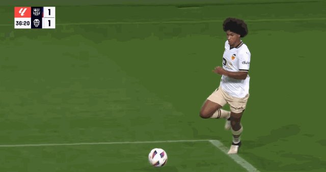 kaiyun-【西甲】阿劳霍送点，莱万戴帽，巴萨主场4比2瓦伦