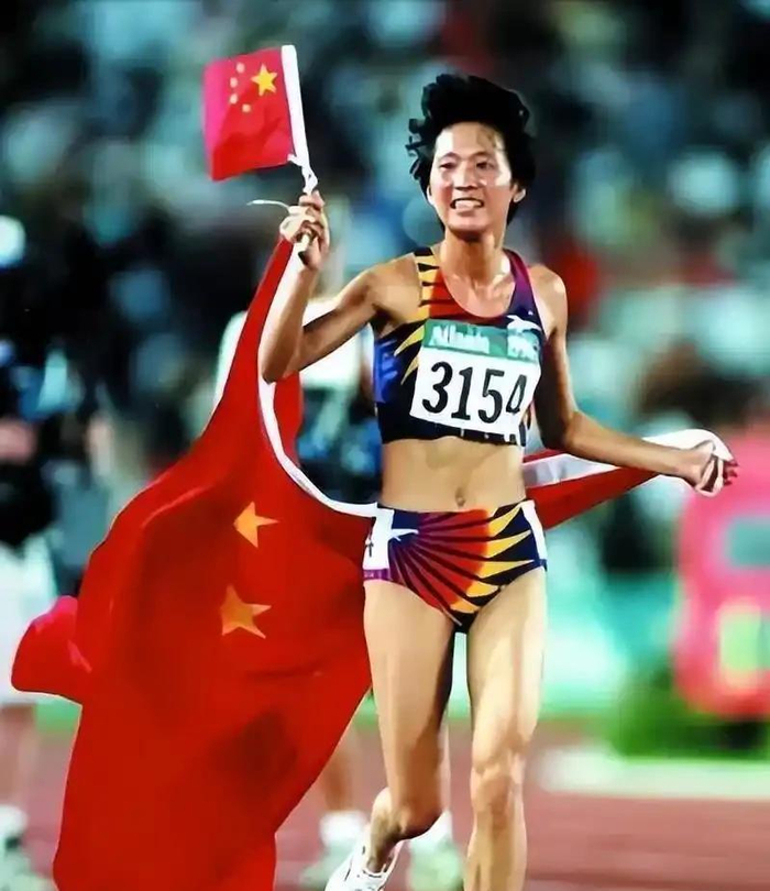 开云体育下载-“体坛败类”马俊仁有多狠?逼队员集体切阑尾,还亲自为女队员打禁药|马家军|世界大学生运动会|曲云霞|田径比赛|藏獒_新浪体育_新浪新闻